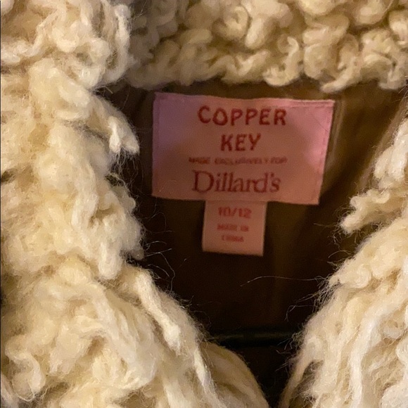 fur vest - Picture 3 of 3